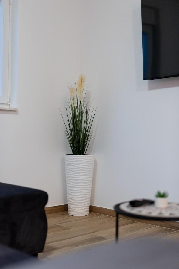 Number One Apartments Вир Екстер'єр фото