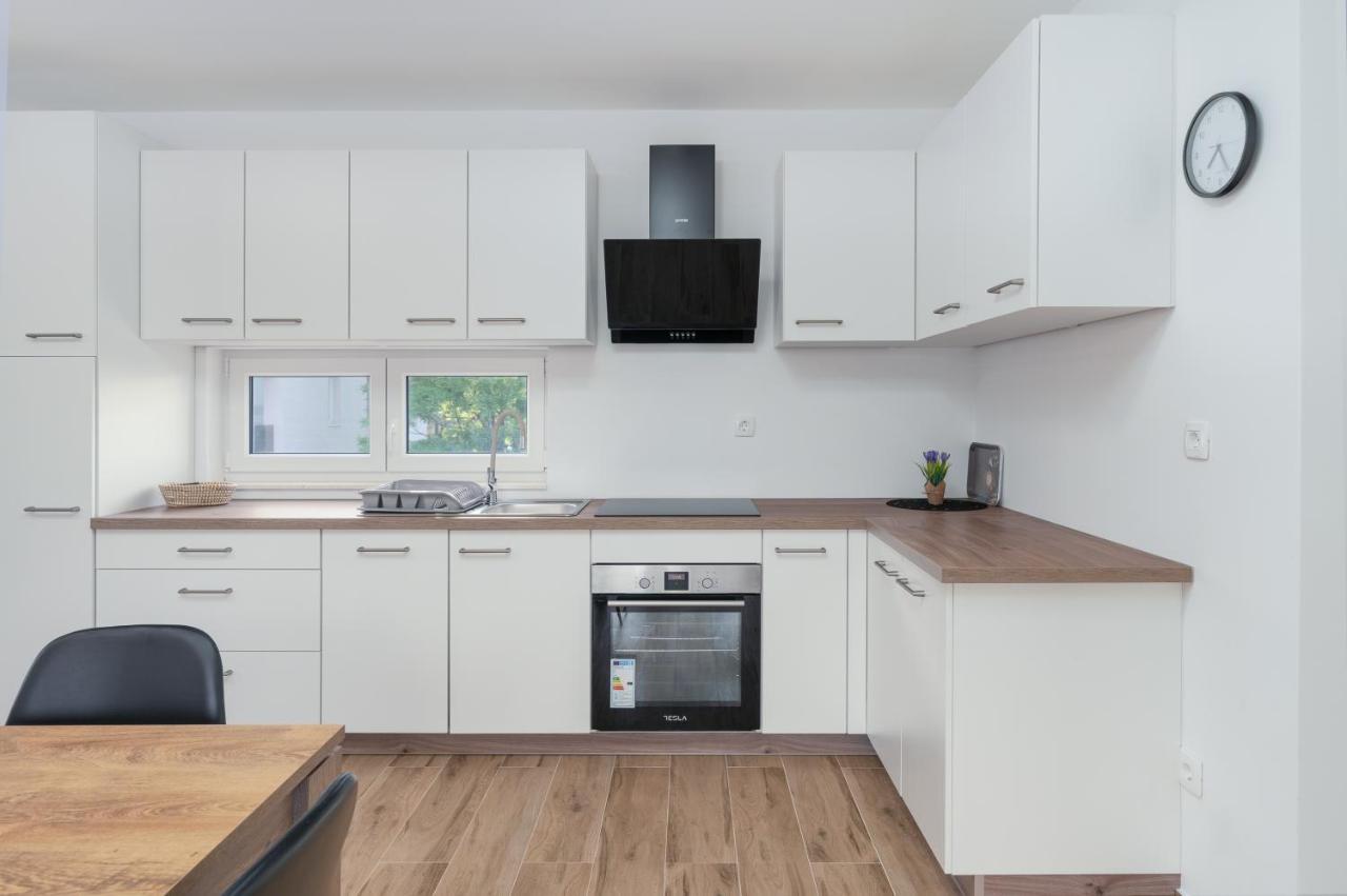 Number One Apartments Вир Екстер'єр фото