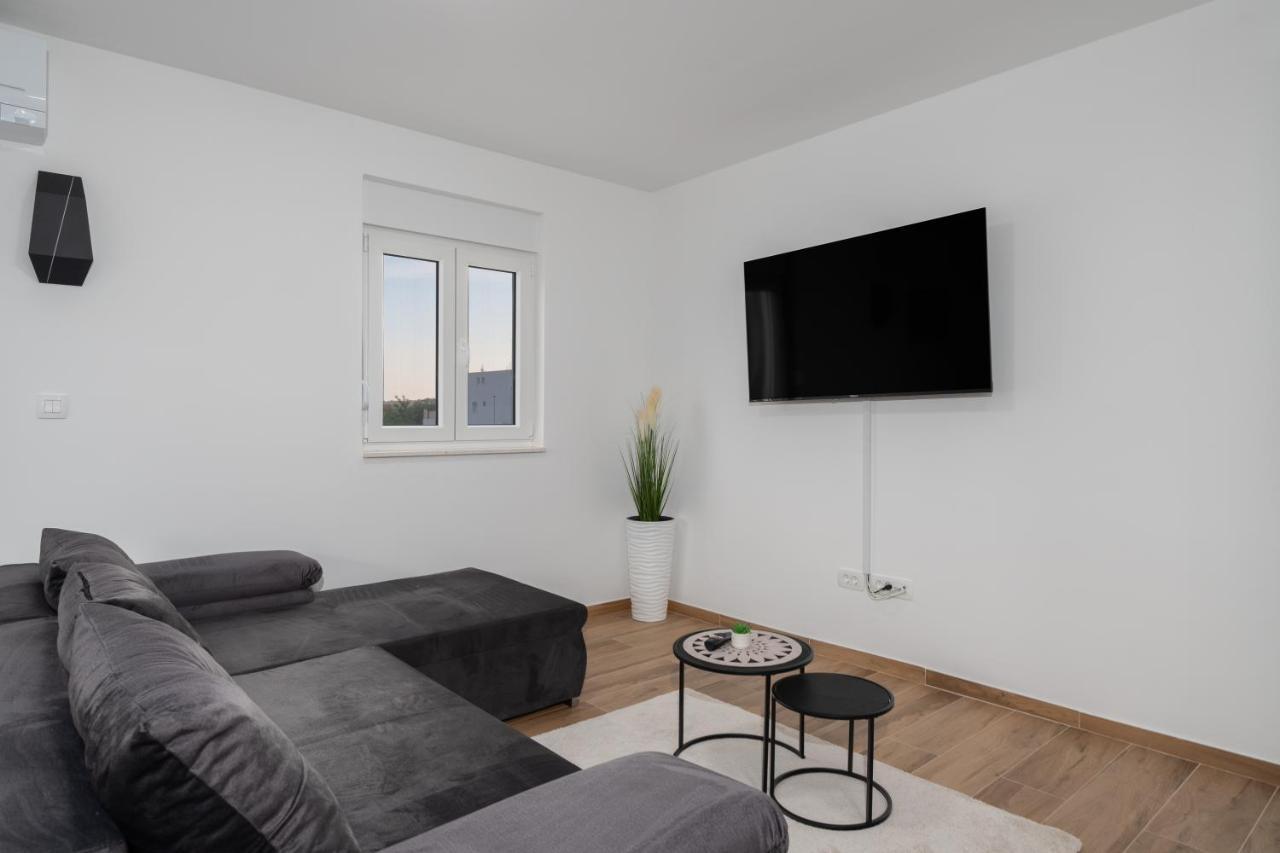 Number One Apartments Вир Екстер'єр фото